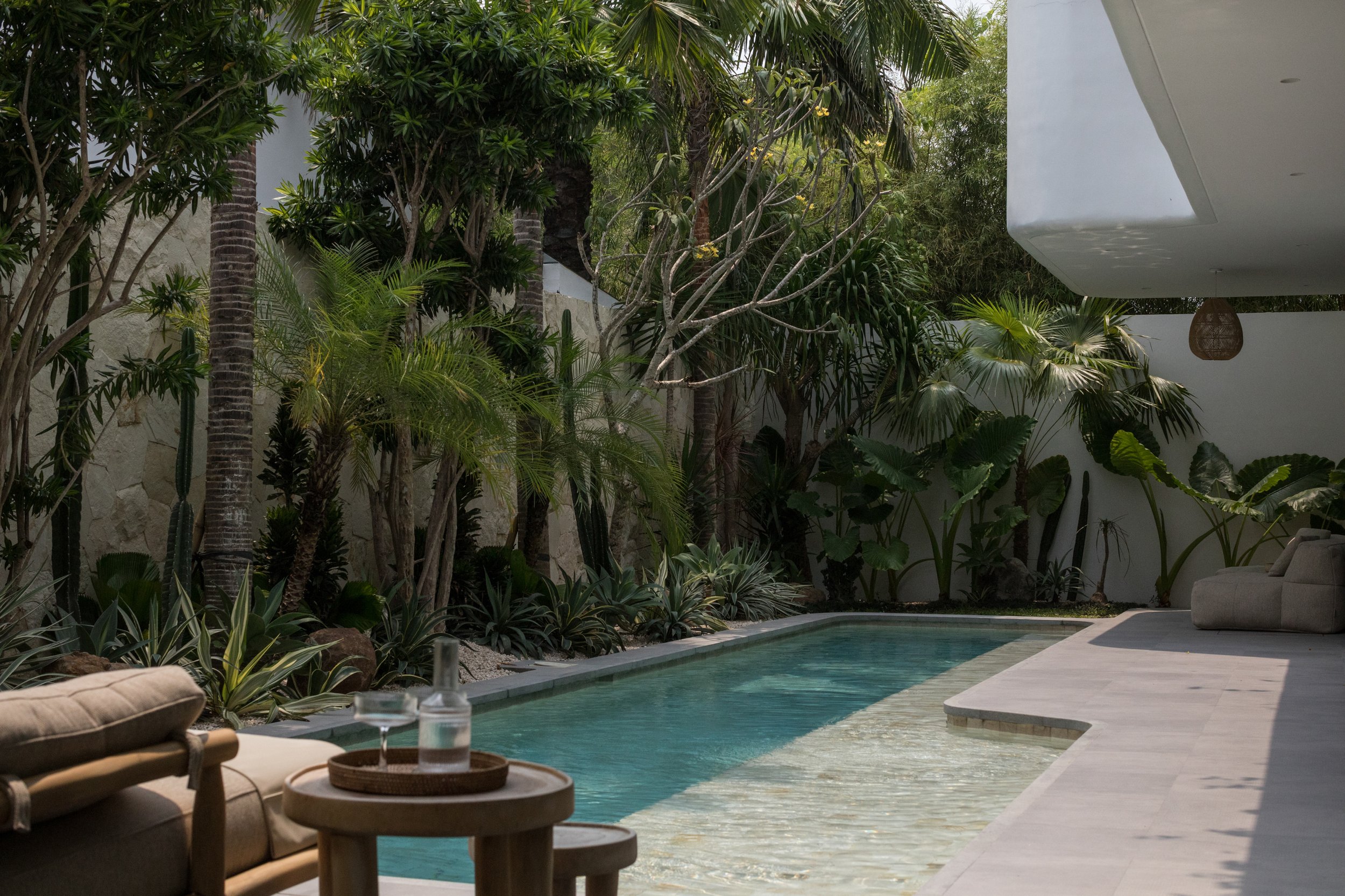 CURVED ARCHITECTURAL VILLA - 4 BEDROOMS - UMALAS - MONTHLY AND YEARLY