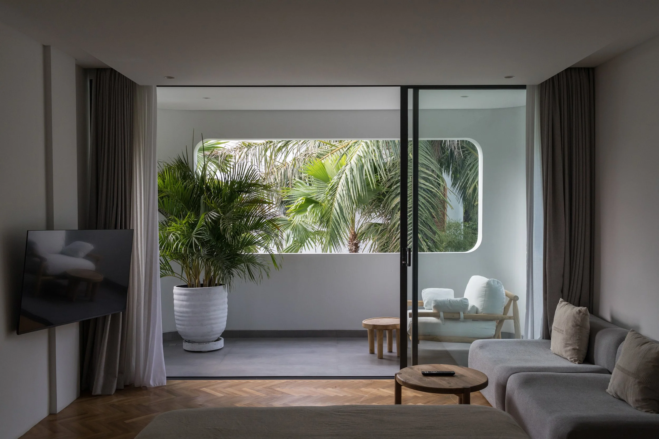 CURVED ARCHITECTURAL VILLA - 4 BEDROOMS - UMALAS - MONTHLY AND YEARLY