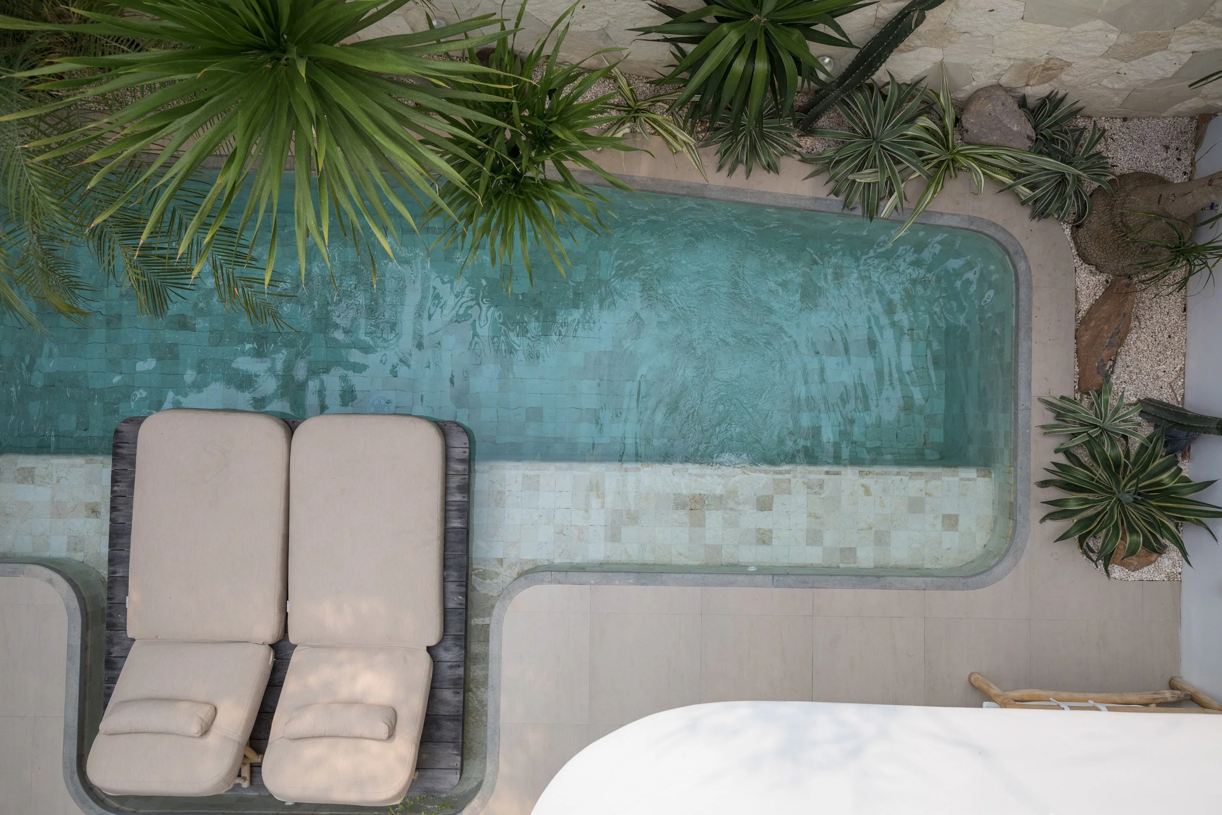 CURVED ARCHITECTURAL VILLA - 3 BEDROOMS - UMALAS - MONTHLY AND YEARLY