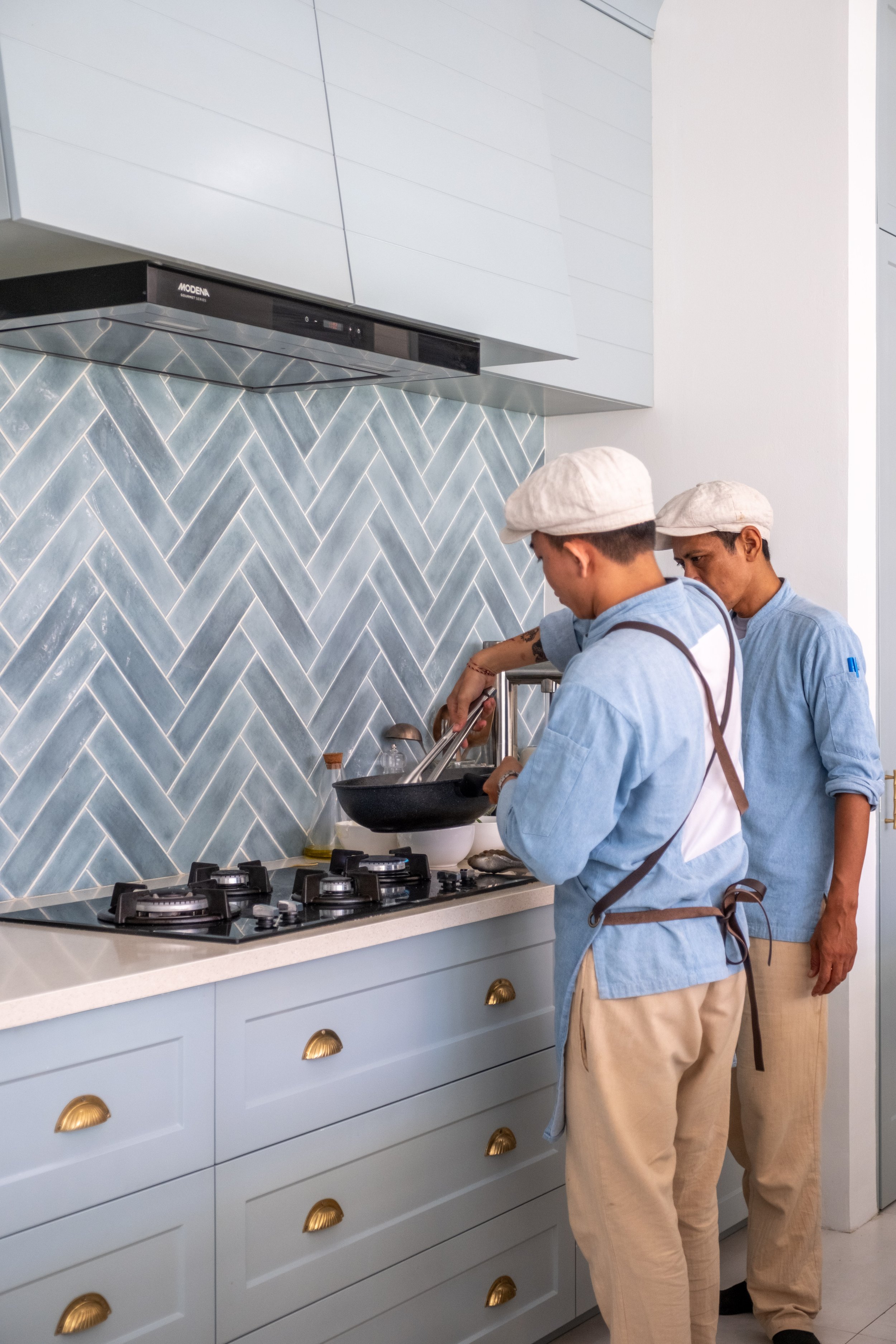 MODERN COASTAL ELEGANCE VILLA - 6 BEDROOMS - BERAWA - MONTHLY