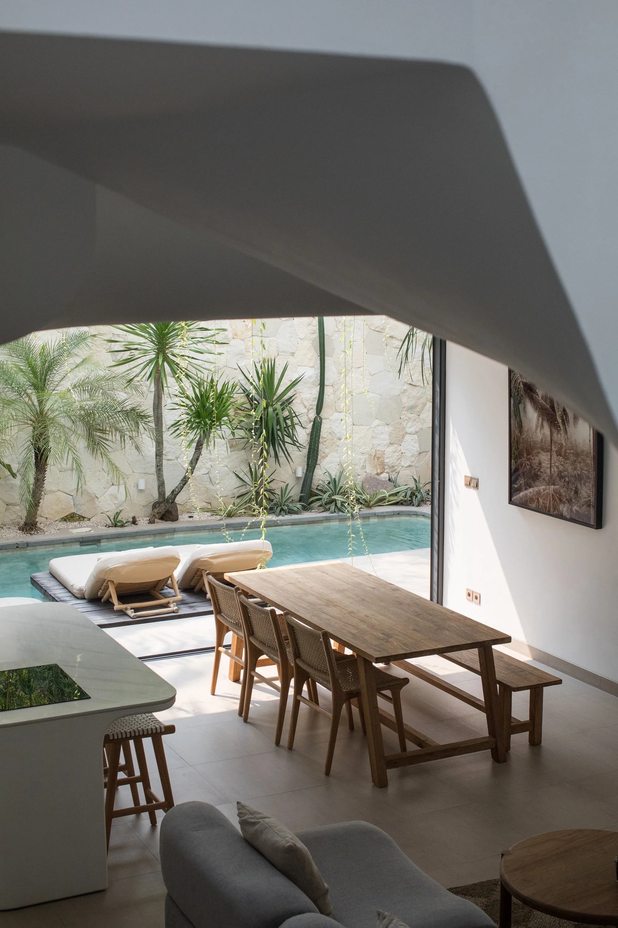 CURVED ARCHITECTURAL VILLA - 3 BEDROOMS - UMALAS - MONTHLY AND YEARLY