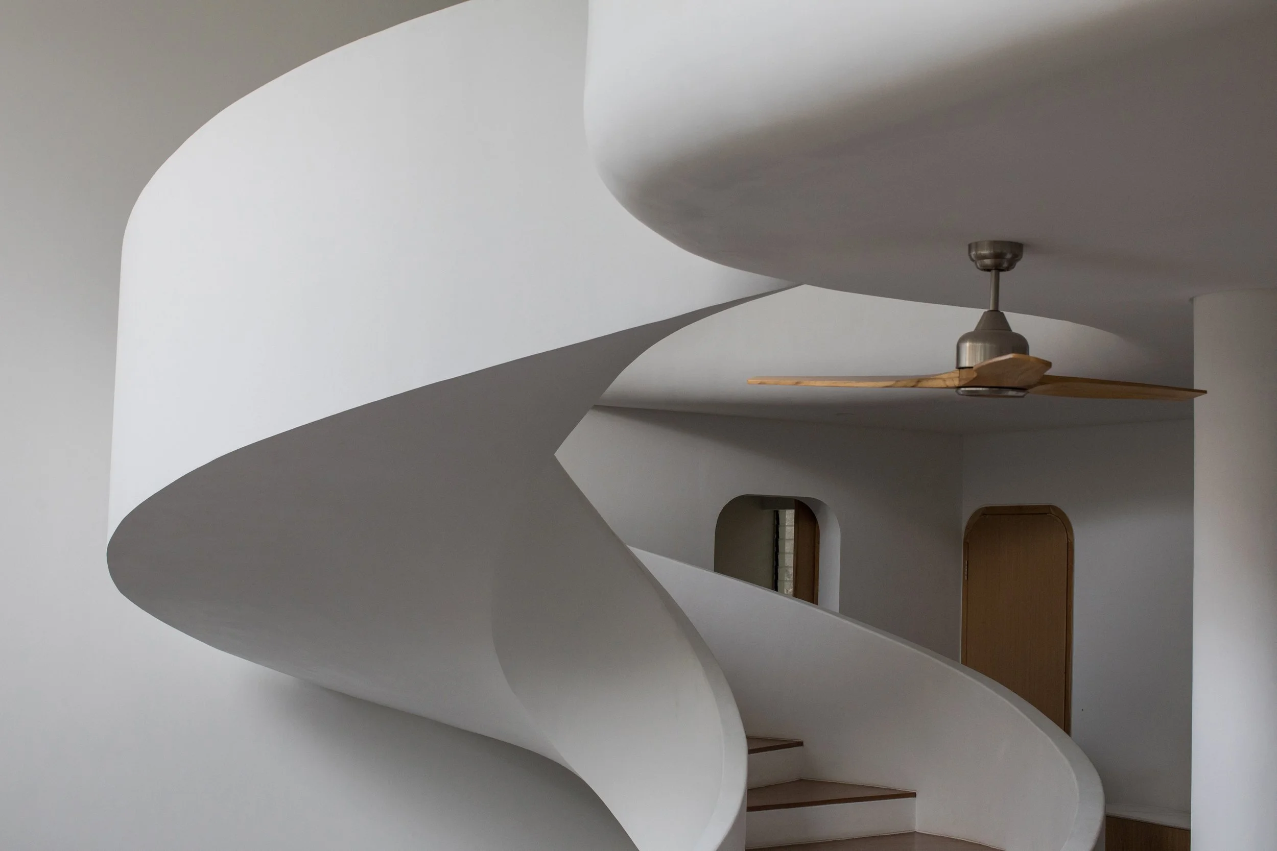 CURVED ARCHITECTURAL VILLA - 4 BEDROOMS - UMALAS - MONTHLY AND YEARLY