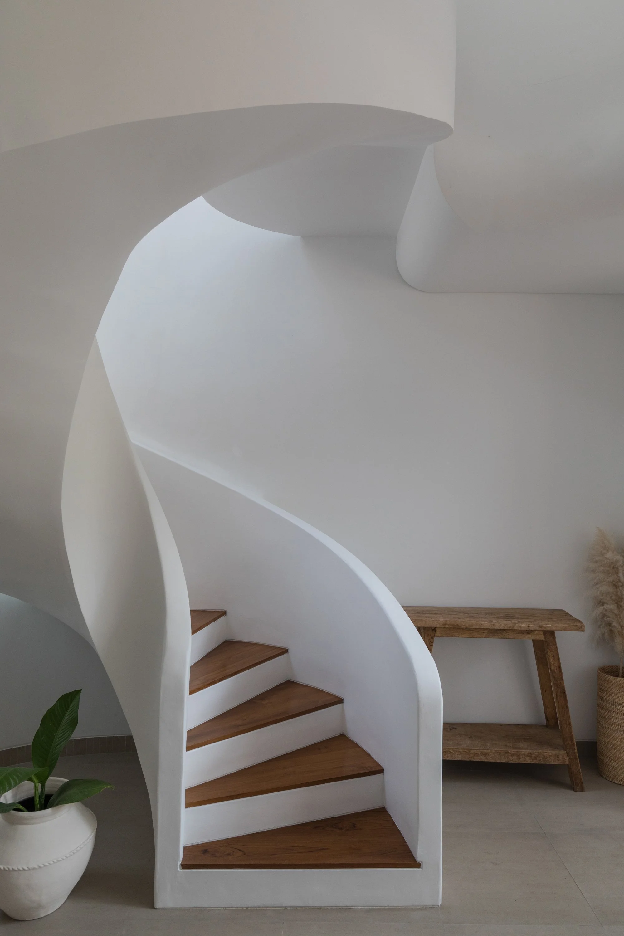 CURVED ARCHITECTURAL VILLA - 3 BEDROOMS - UMALAS - MONTHLY AND YEARLY