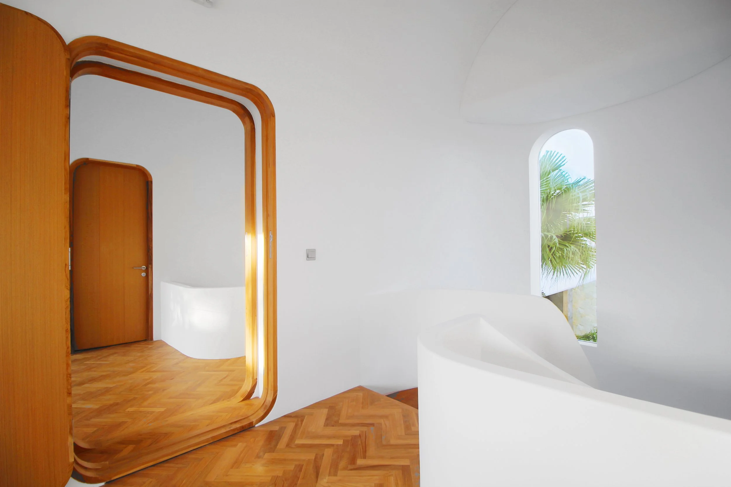 CURVED ARCHITECTURAL VILLA - 3 BEDROOMS - UMALAS - MONTHLY AND YEARLY