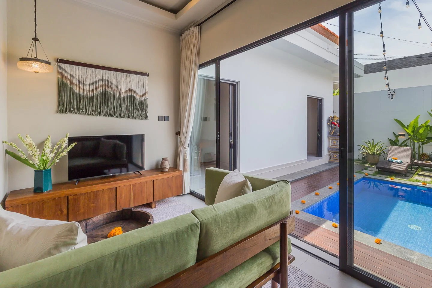 MODERN VILLA - 2 BEDROOMS - UMALAS - MONTHLY