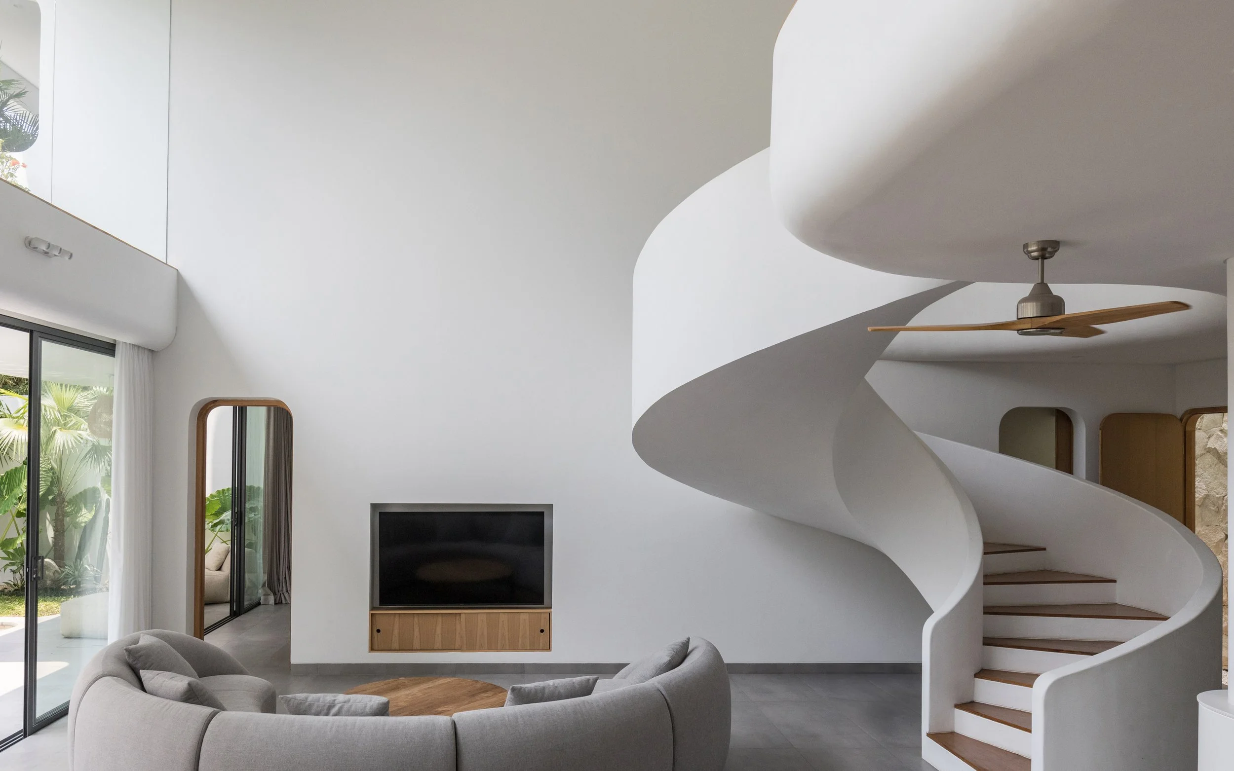 CURVED ARCHITECTURAL VILLA - 4 BEDROOMS - UMALAS - MONTHLY AND YEARLY