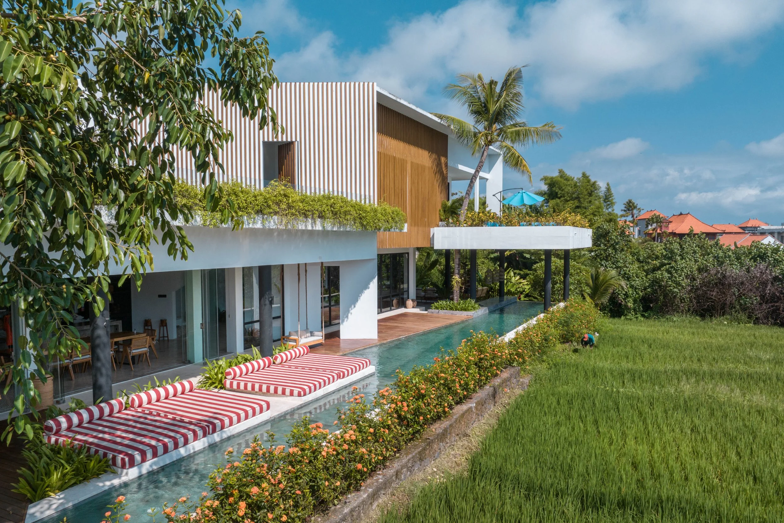STUNNING ARCHITECTURAL RESIDENCE - BERAWA CANGGU -  5 BEDROOMS - YEARLY | 3 188 000 000 IDR