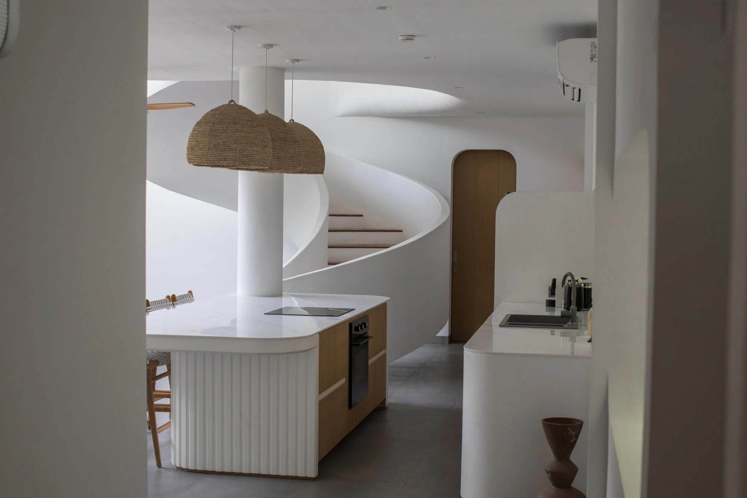 CURVED ARCHITECTURAL VILLA - 4 BEDROOMS - UMALAS - MONTHLY AND YEARLY