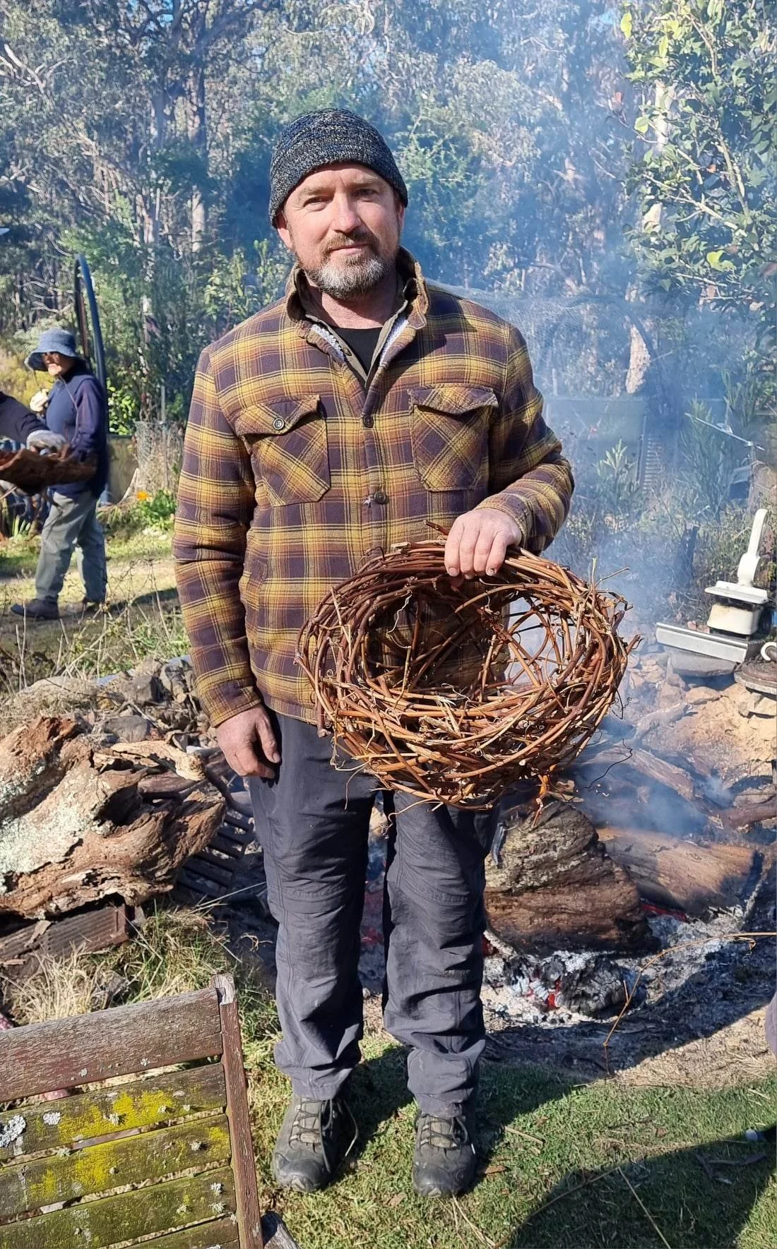 weaving at currajuggle.jpg
