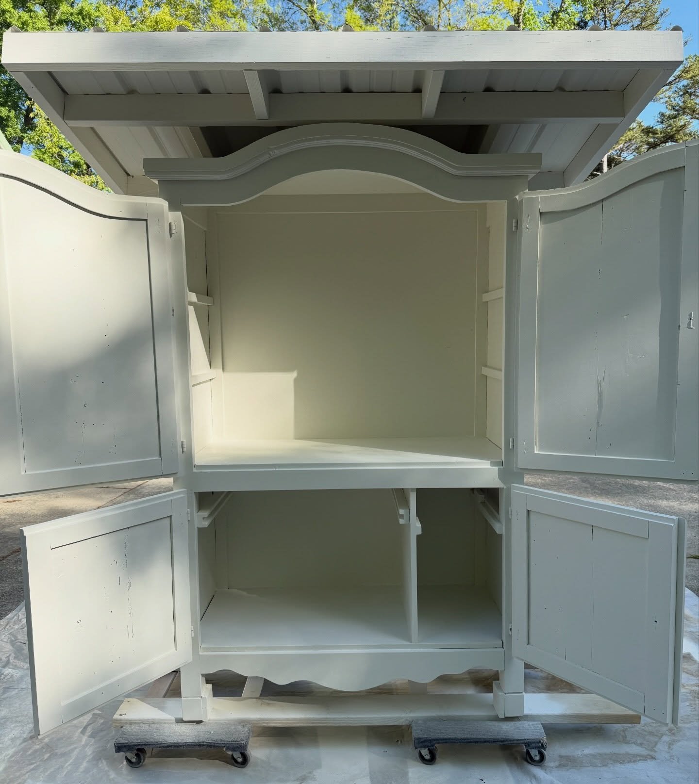 Little by little, this space is coming to life 🤍
I&rsquo;ve been dreaming about this for a while&hellip; and it&rsquo;s starting to feel real.

I can&rsquo;t wait to fill it with flowers 🌸
Coming soon

#farmstand #cutflowergarden #flowerfarmer #loc