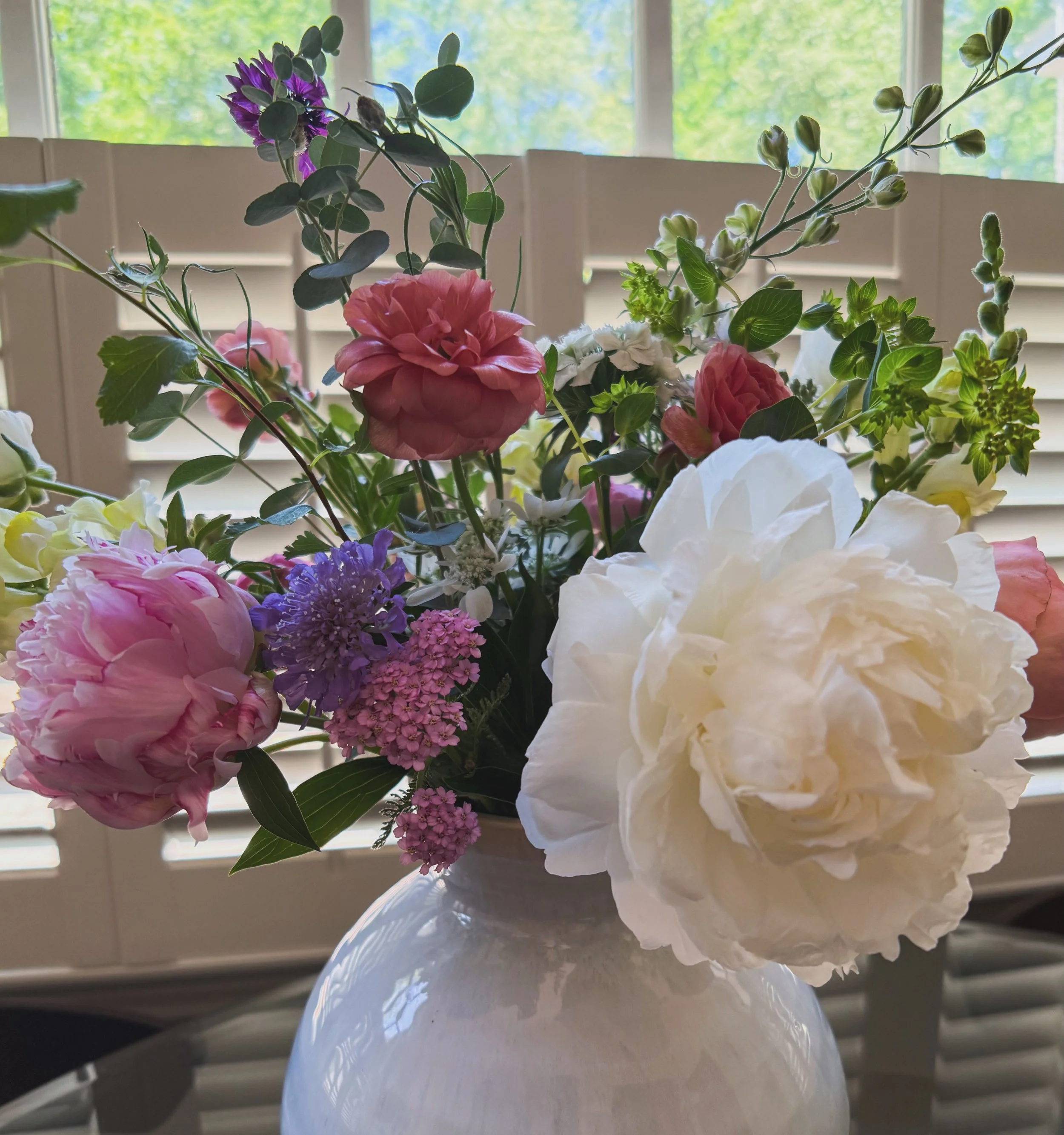 Yesterday, Maddy and Lincoln spoiled me with a trip to the @carolinaclaymatters pottery festival and it was such a special day 🤍 We slowly wandered booth to booth looking at the most beautiful handmade pieces, and I came home with this gorgeous vase
