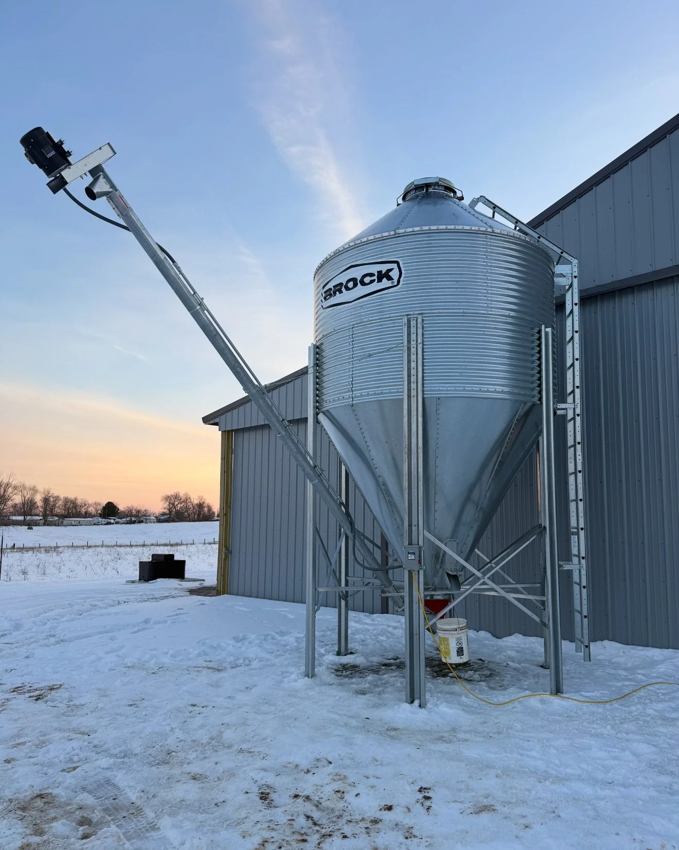 Grain Bins & Feed Tanks