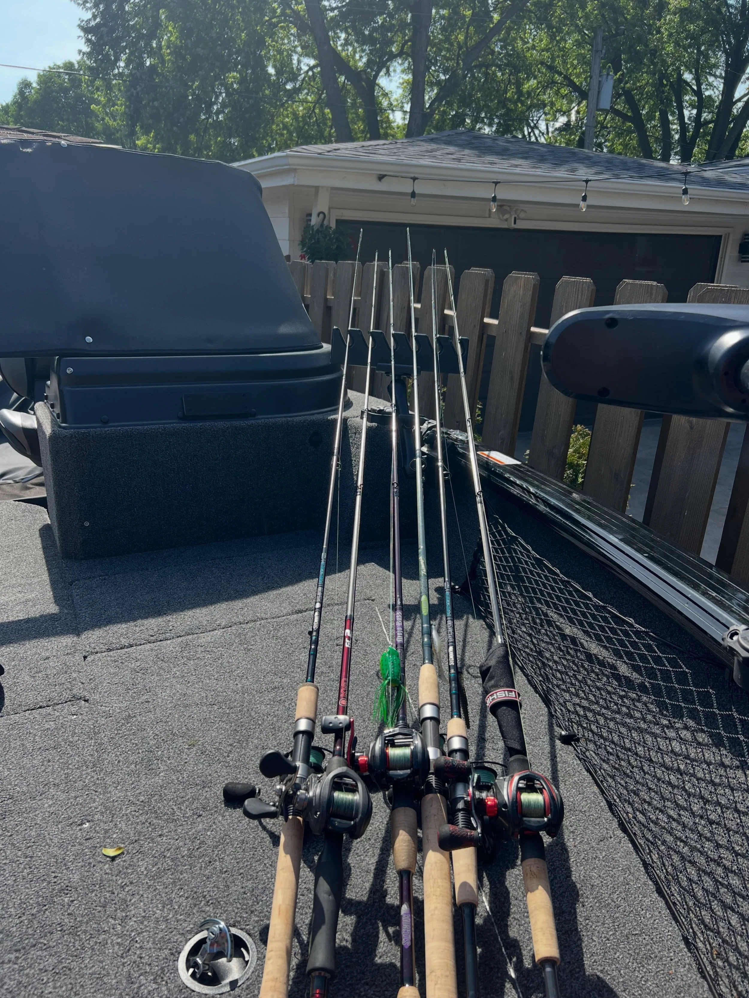 Gary got to see how @austinwiggerman had his boat rigged with the 6 slot WAV Rod holder up front and after their last guide trip together he added one the next day to his rig. Looks awesome! #Dialedin #WAVProducts 
As always find yourself everything 