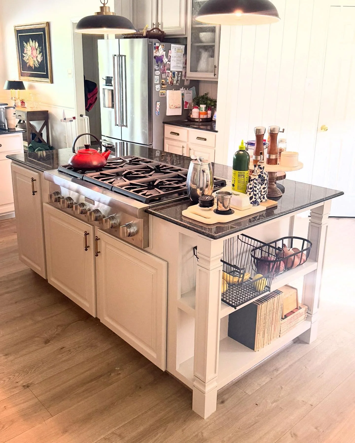 👀SPOT THE DIFFERENCE!👀

Small changes can make a big difference! 

We were able to modify this island to incorporate a bigger range, better downdraft, and add a pull out trashcan and 3 cabinets for storage. Not to mention more counter space for foo