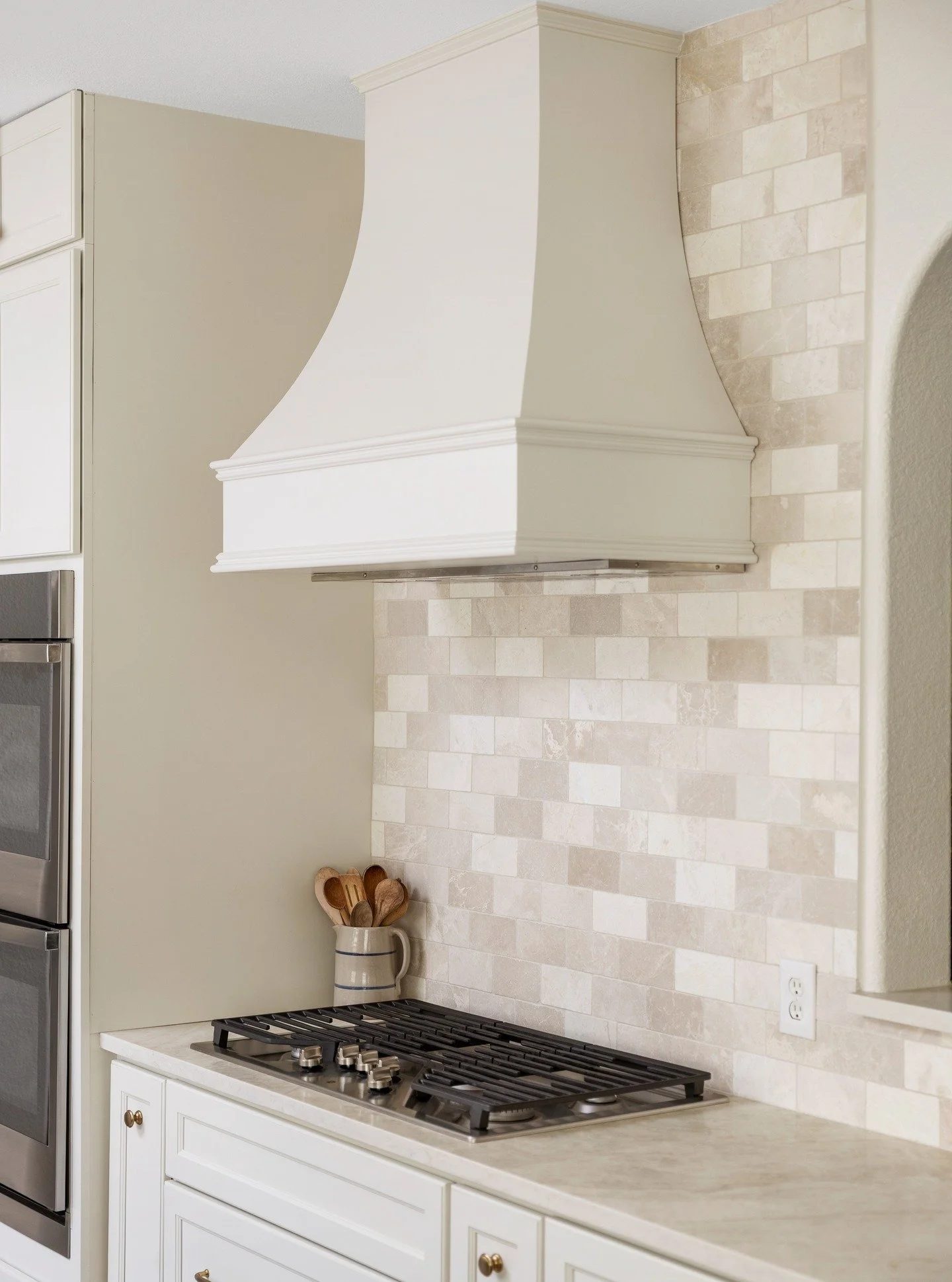 A custom range hood paired with a stone backsplash turns a clean new kitchen into a true focal point&mdash;something that feels designed, not just installed.

#axio #remodeling #katytx