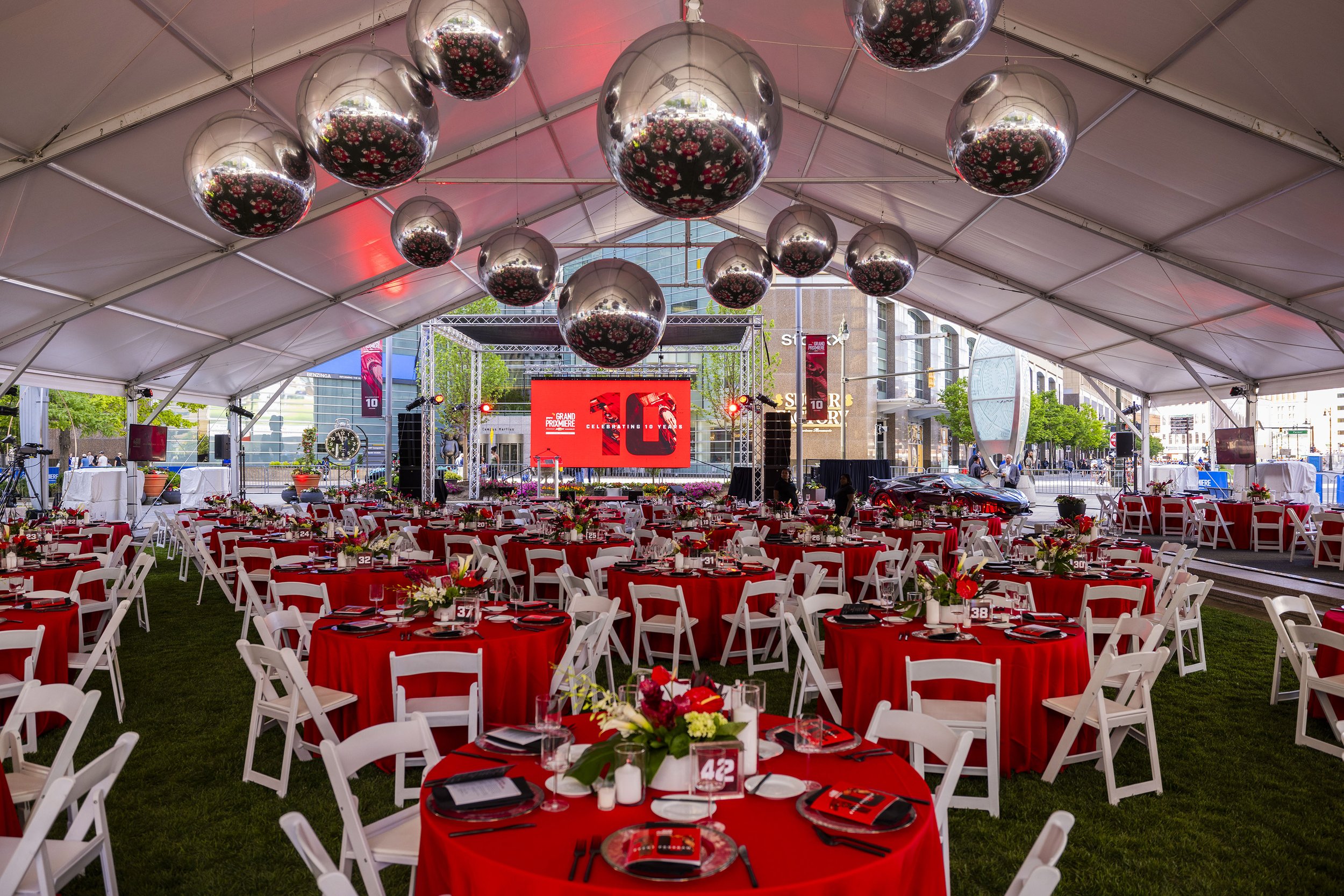 grand-prixmiere-cadillac-square-jmw-creative_01.jpg