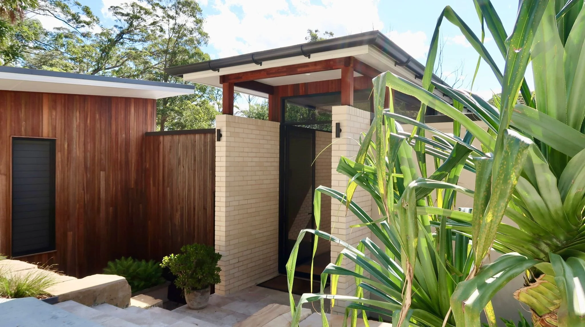 WhatsApp Image 2025-11-04 at 19.45.36_859b8894.jpg