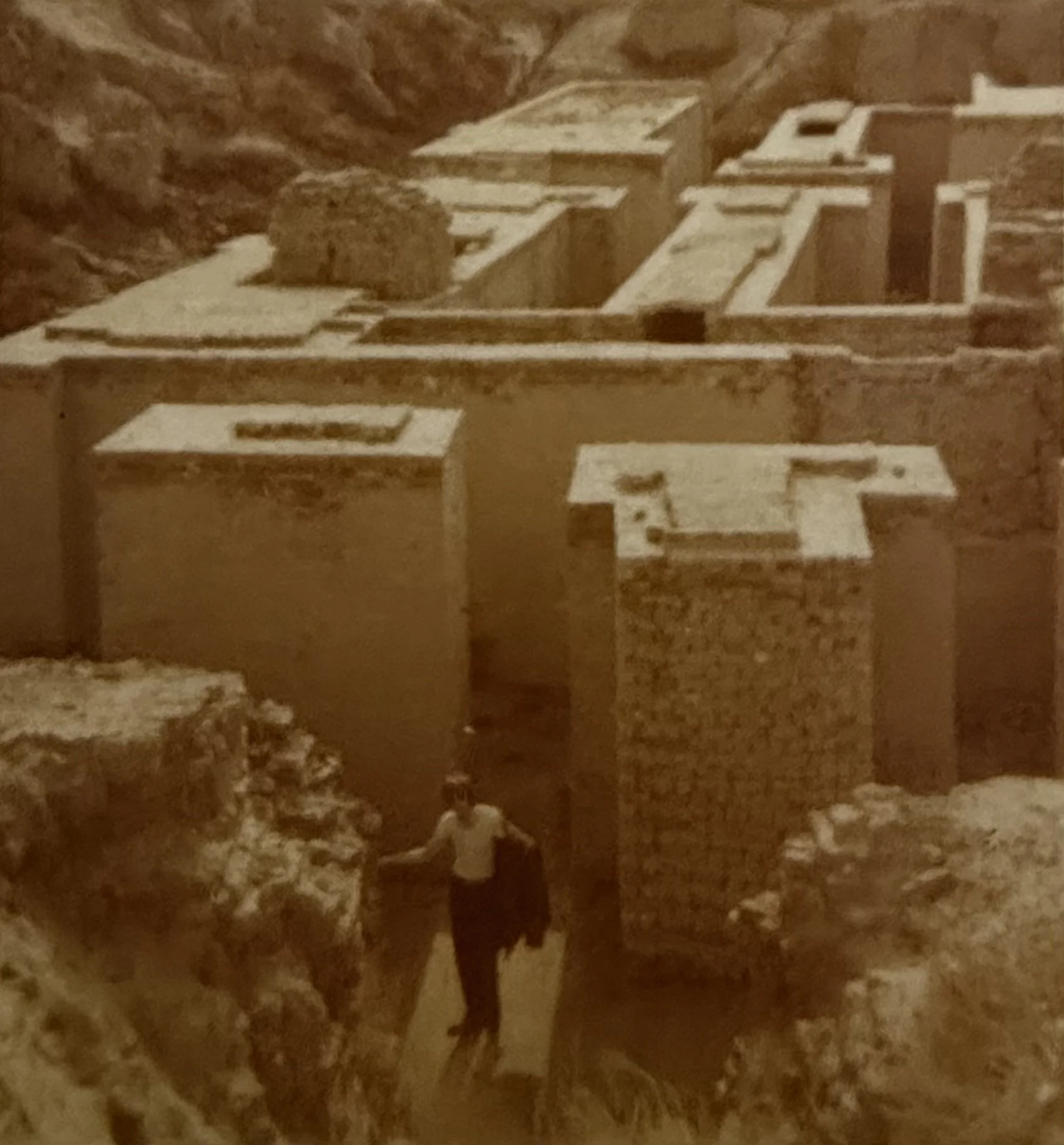 &nbsp;&nbsp;Exploring the ruins of Babylon in 1971&nbsp;&nbsp;&nbsp;&nbsp;&nbsp;