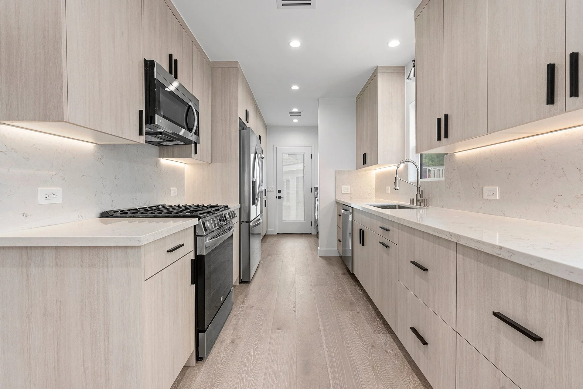 Point View St _ Axle Homes 97 Web.jpg