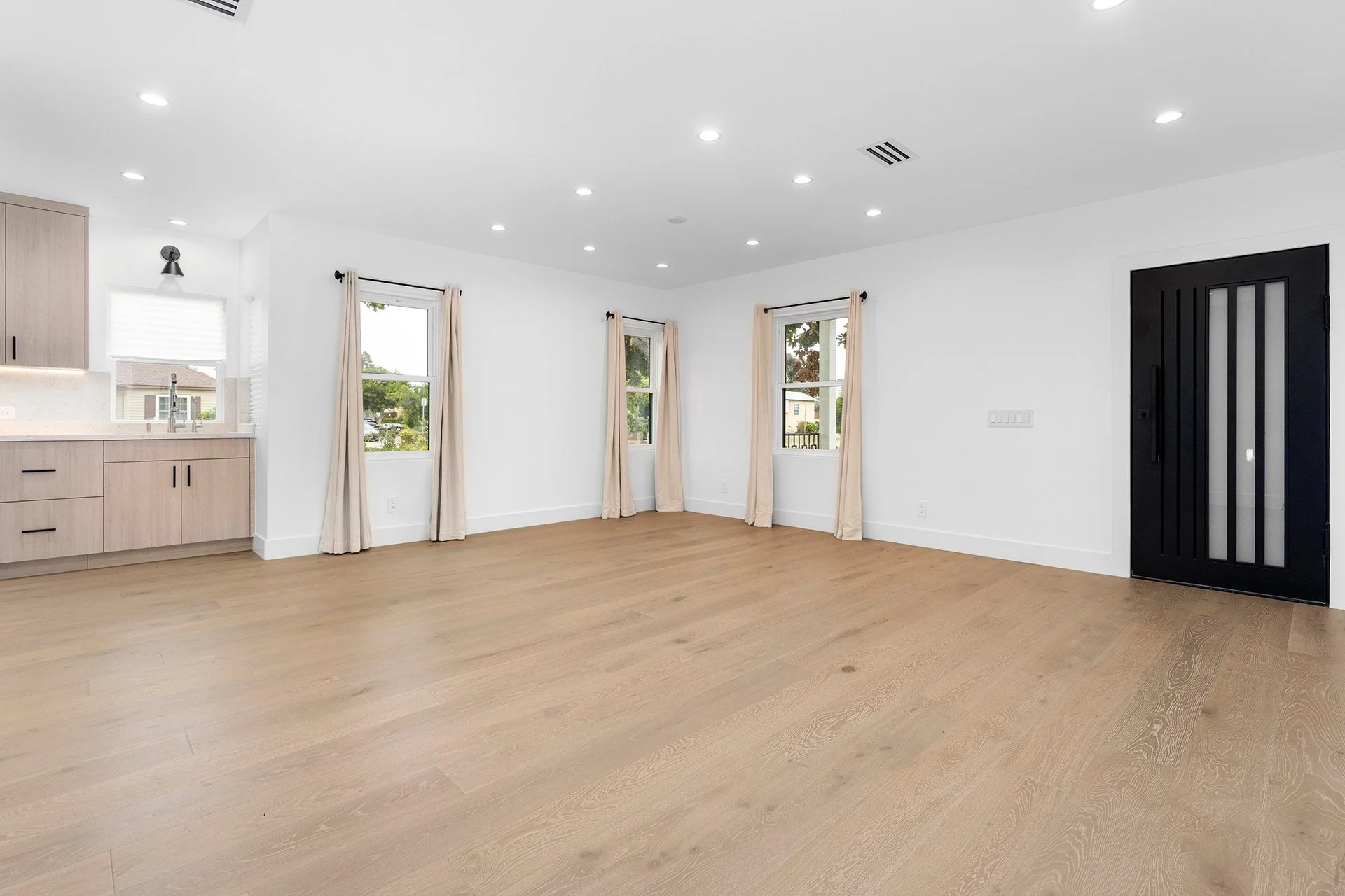 Point View St _ Axle Homes 84 Web.jpg