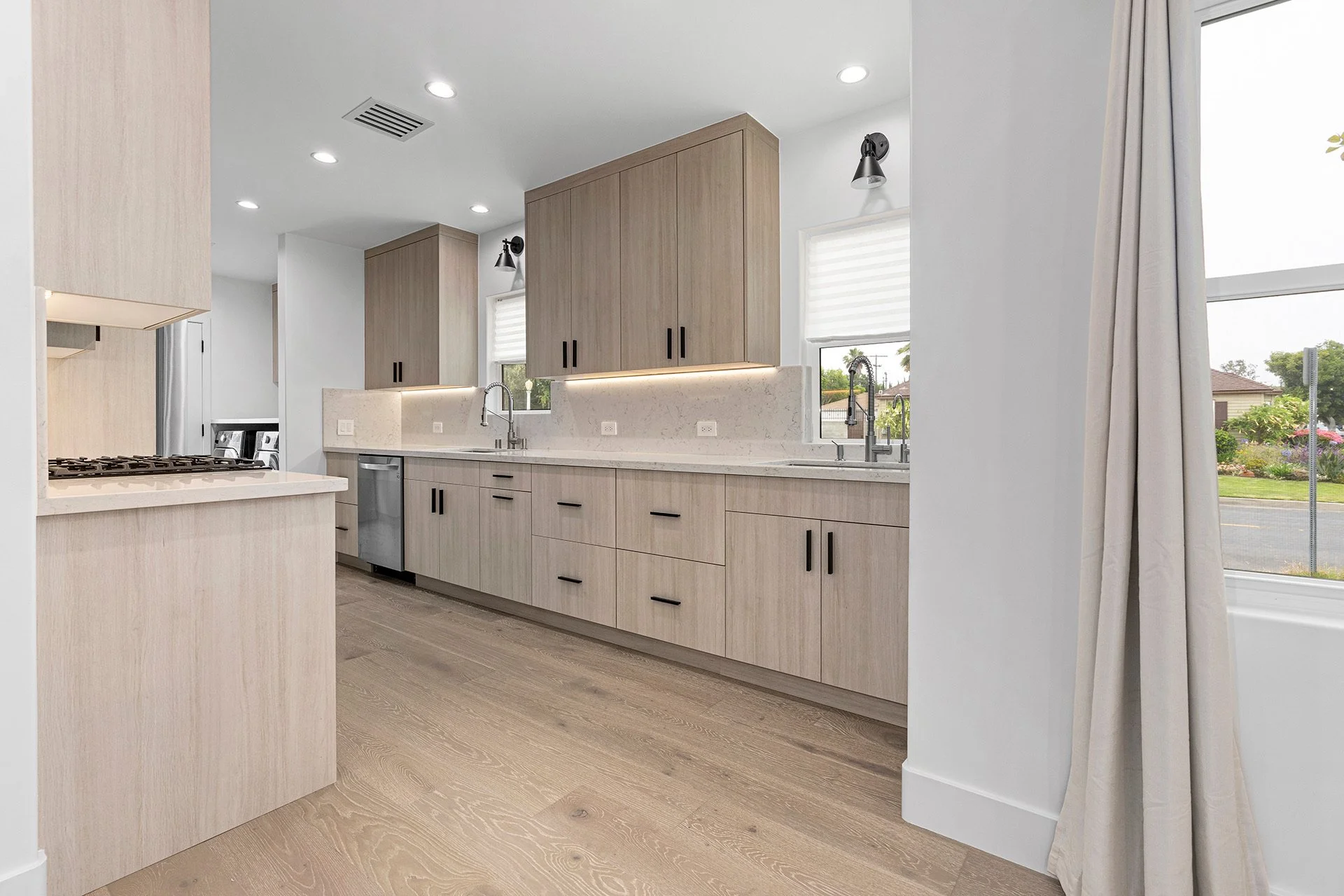 Point View St _ Axle Homes 29 Web.jpg