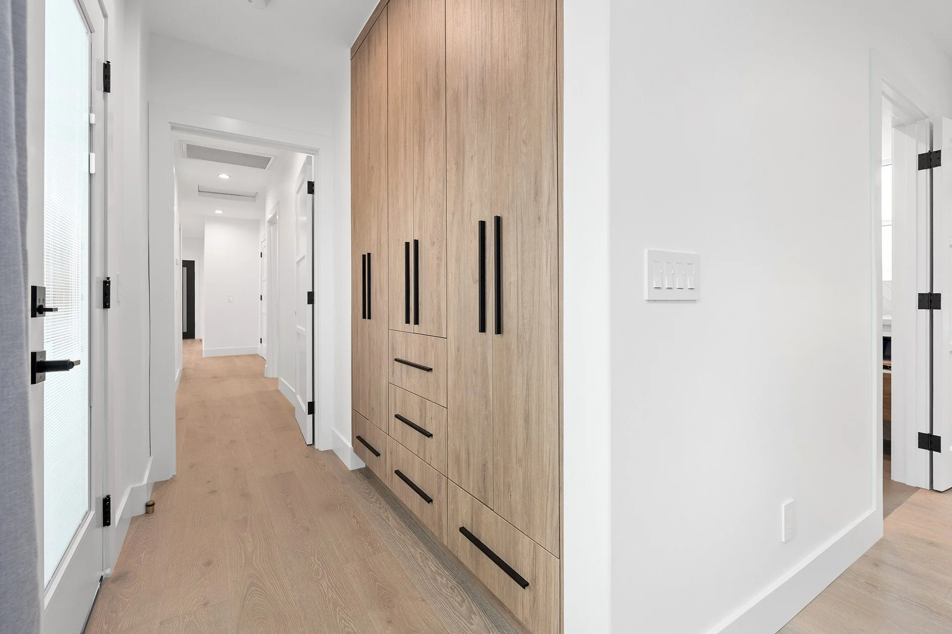 Point View St _ Axle Homes 43 Web.jpg