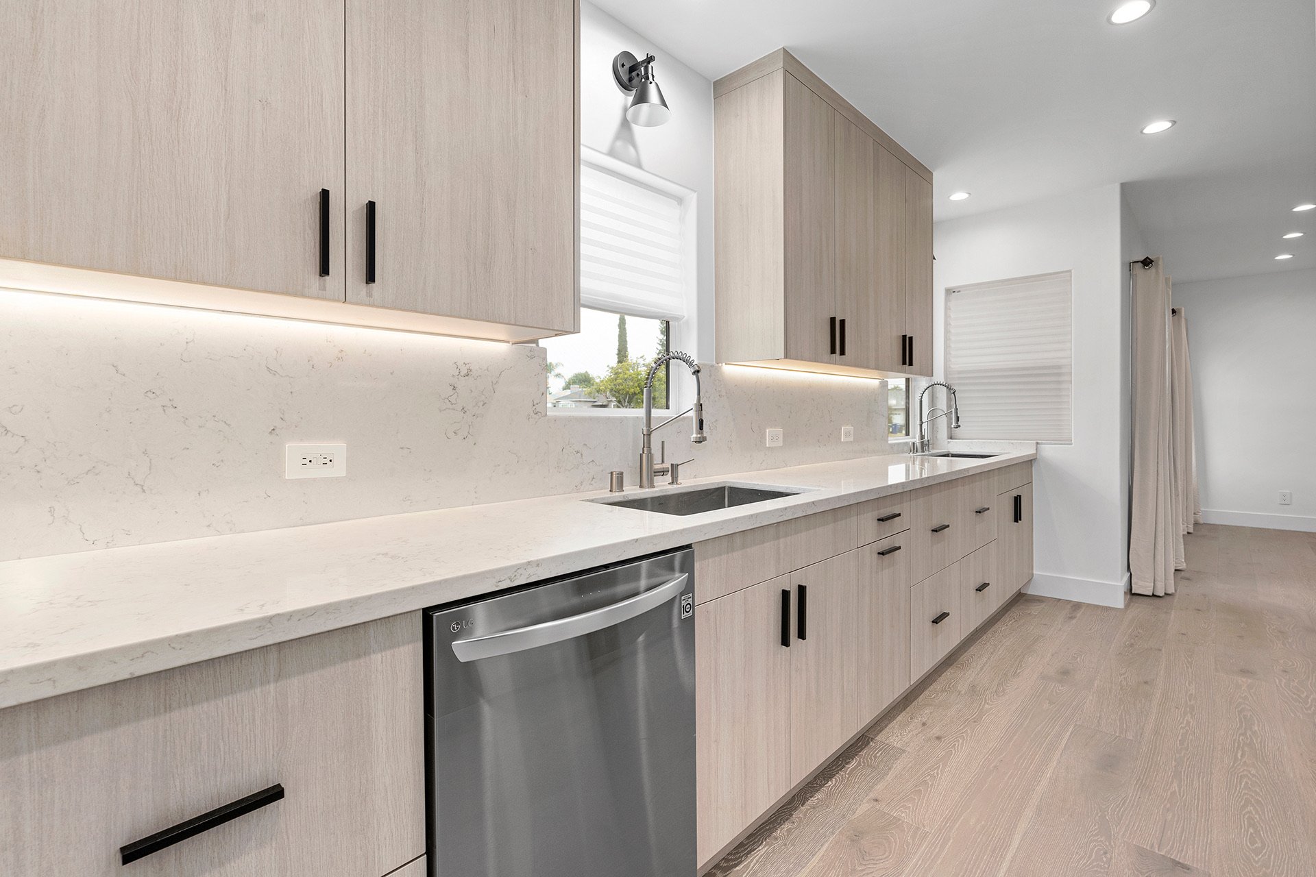 Point View St _ Axle Homes 16 Web.jpg