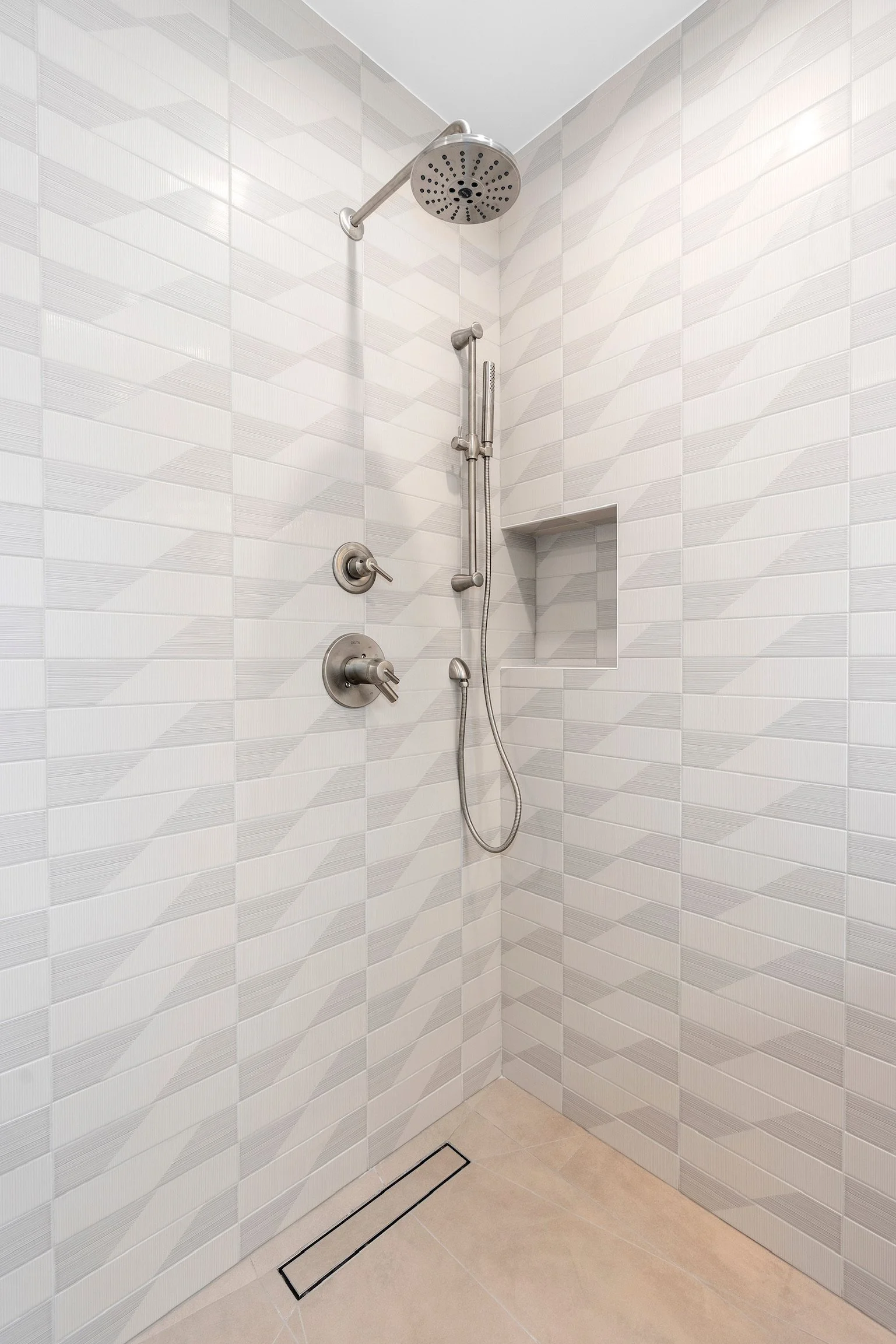 Point View St _ Axle Homes 73 Web.jpg