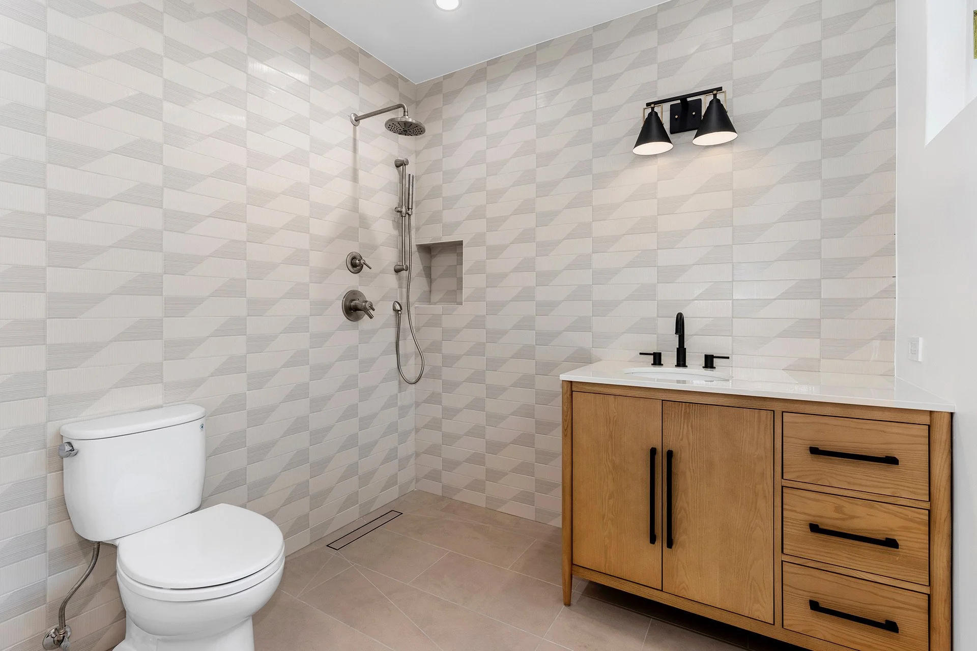 Point View St _ Axle Homes 70 Web.jpg