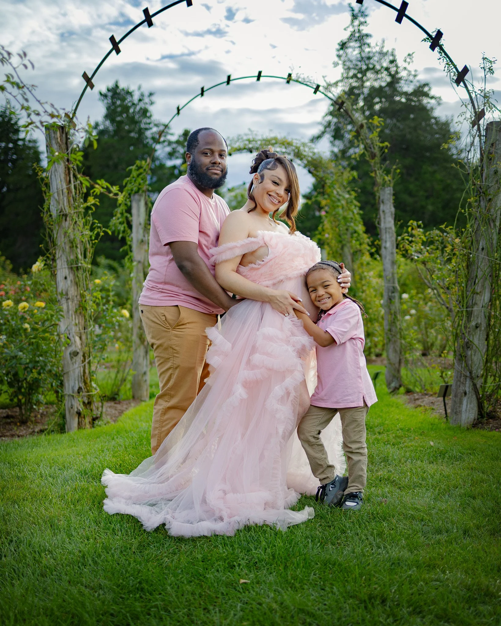 A Beautiful Maternity Photoshoot at Elizabeth Park in Hartford, Ct

A beautiful mama-to-be, her handsome son, and the father of her newest little blessing came together for a gorgeous maternity session at the breathtaking Elizabeth Park in Har