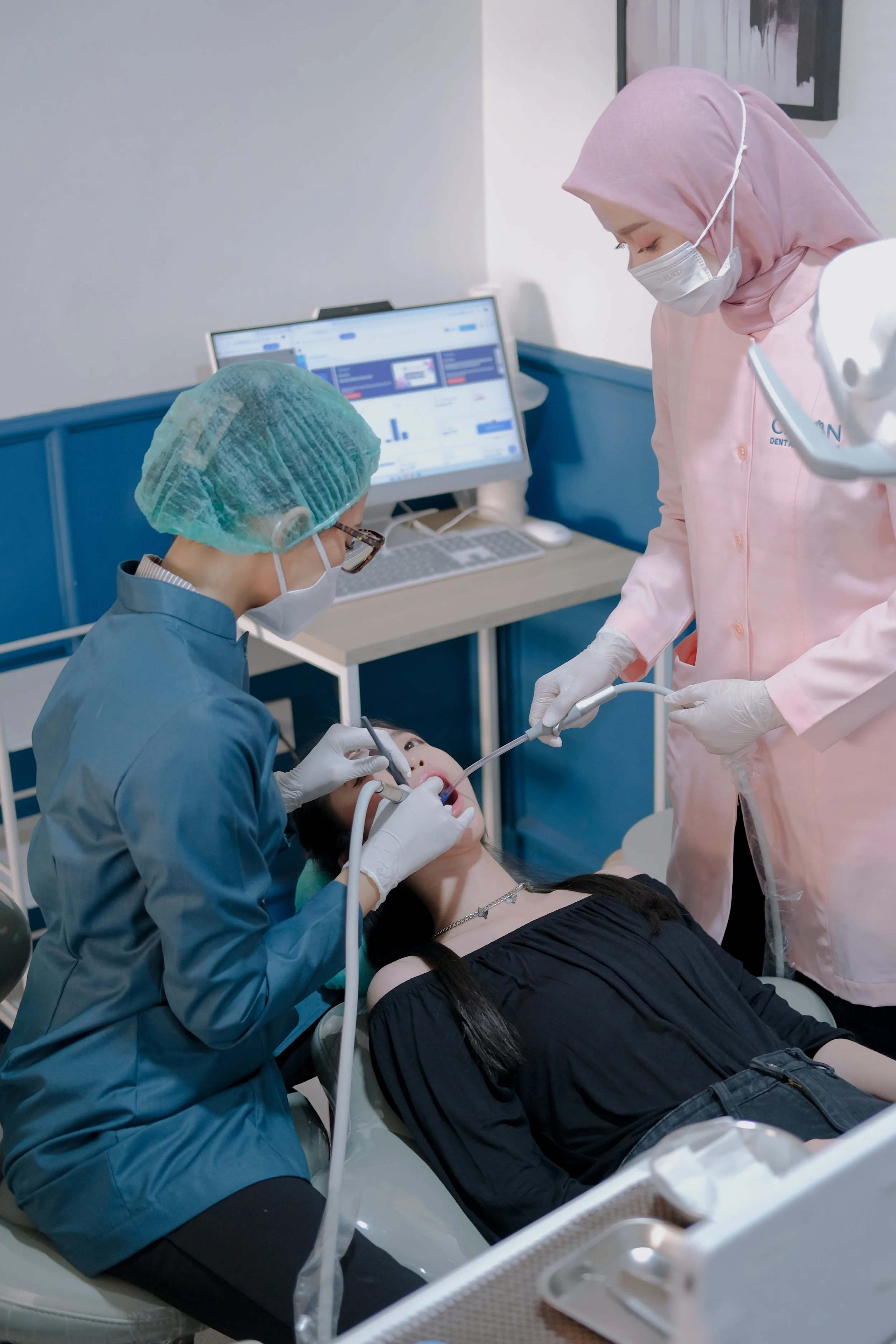 Dapatkan Gigi Putih Bersinar dengan Bleaching Gigi di Sidoarjo, Yuk Intip Prosesnya!