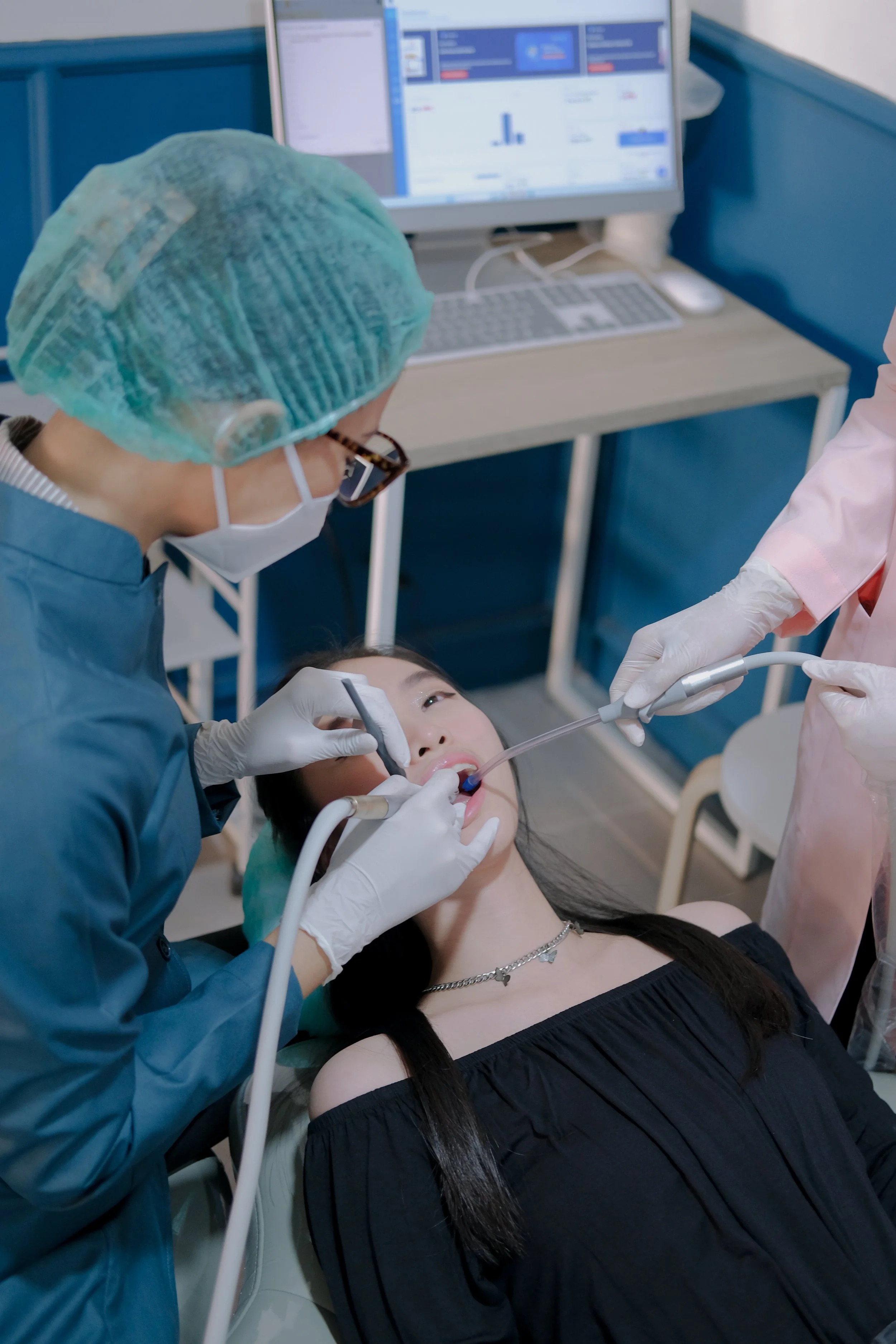 Ingin Gigi Lebih Putih? Bleaching Gigi di Surabaya Bisa Jadi Solusinya