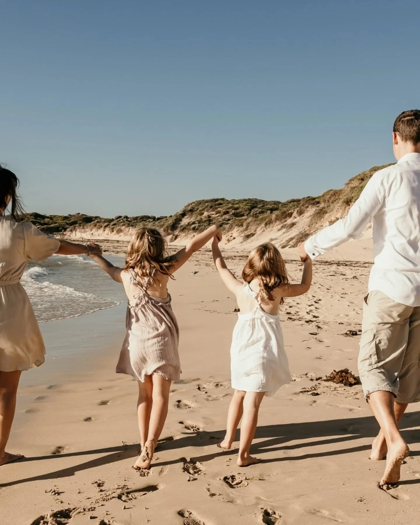 ☀️ SUMMER LOVIN&rsquo; MINI SESSIONS ARE BACK! ☀️

Golden hour, salty air and all the heart-melting moments in between &mdash; this is your sign to capture the magic of summer with the people you love most. 🌊✨

📅 Saturday, November 22nd

🕓 From 4P