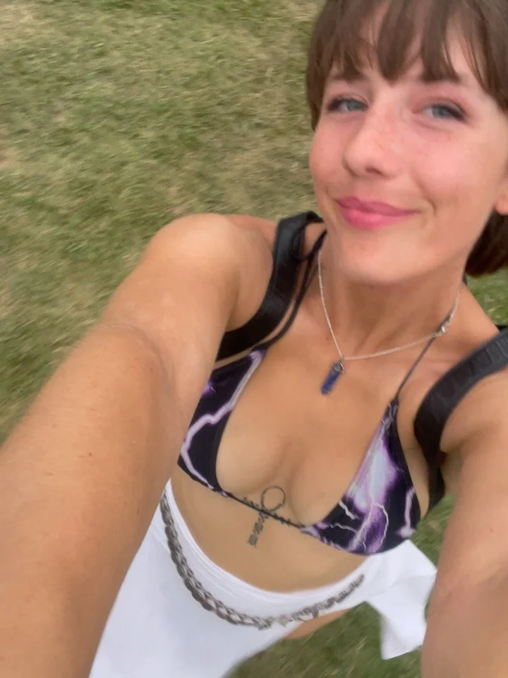 Roots Women&rsquo;s Embodiment Festival - the whole vibe 💫 

So inspired by all of the incredibly talented and powerful women. From the healers clearing trauma, to the speakers living in leadership, the chef providing the nutritious and harmonious f