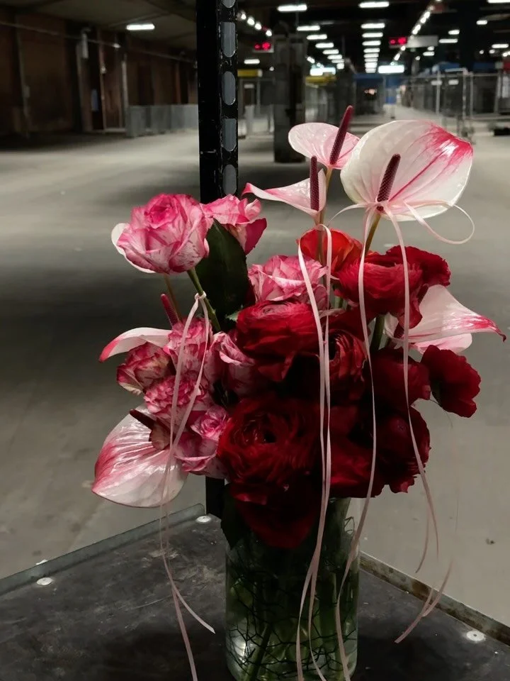 v-day special ♡➹

available as vase arrangement or bouquet &hearts;&hearts;&hearts;
bigger sizes on demand 
preorder via dm or mail hello@studioflourish.de