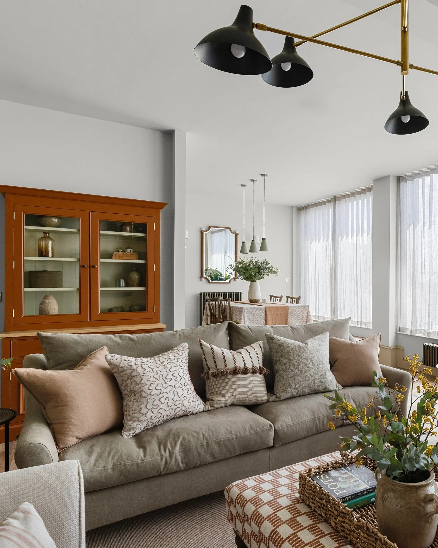 Because we love a before and after&hellip;

When we met our clients&nbsp;at their new home it was a blank canvas with great proportions. The challenge was to bring warmth and purpose to this generous open space.

We defined the zones, giving each spa