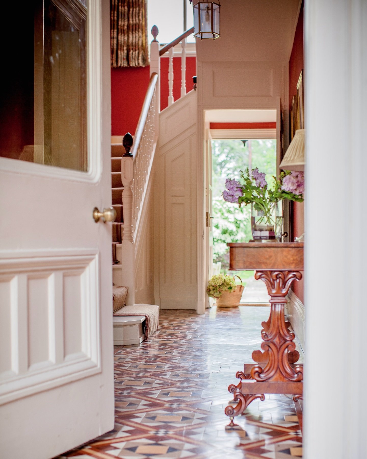 Some homes ask to be taken in slowly.

Restored pattern underfoot.
A stair runner that softens every step.
Colour that wraps rather than competes.

This Victorian home in Clifton has been shaped with longevity in mind, thoughtful layers, quiet transi