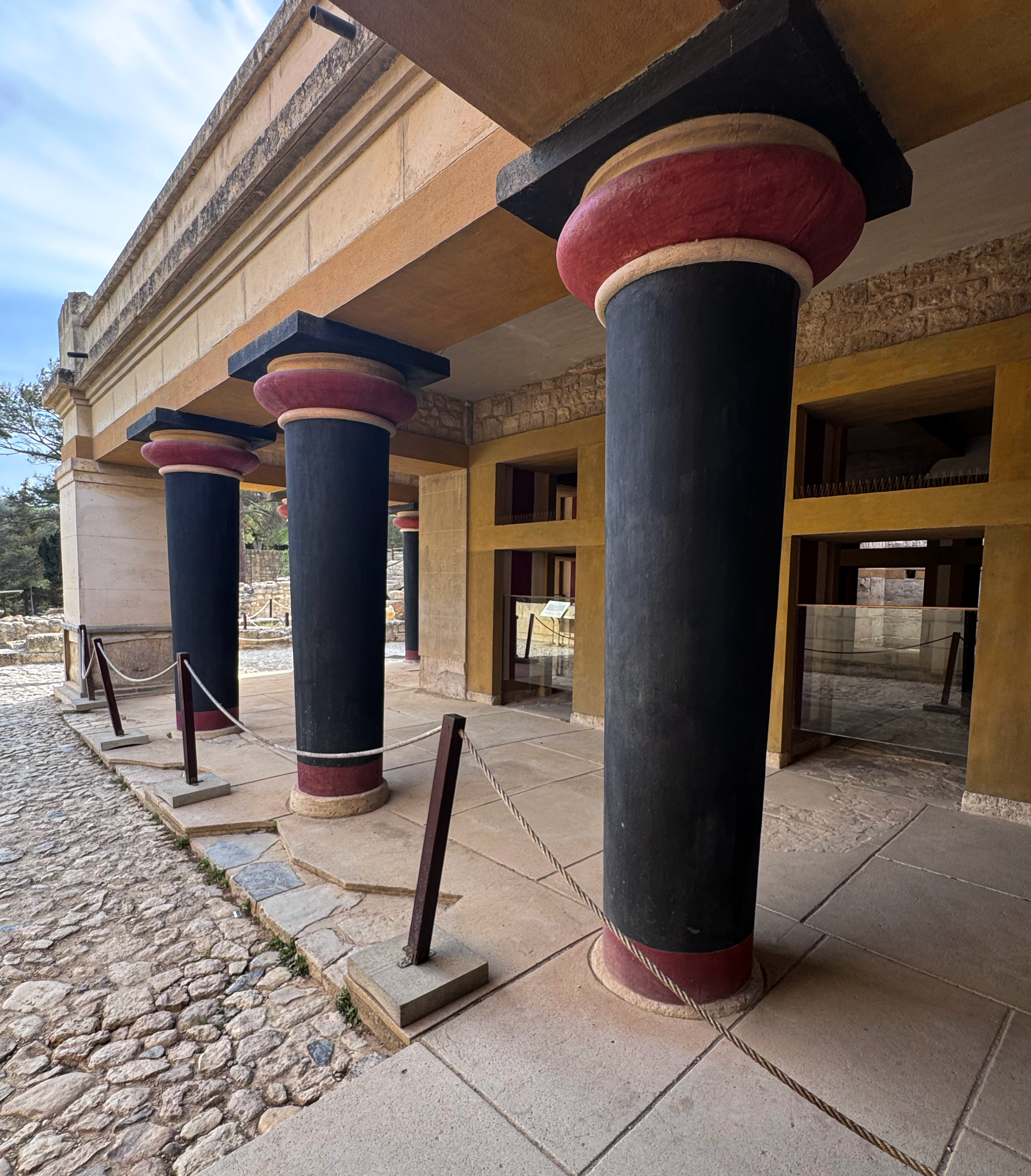 Knossos Pillar Crete 7168.png