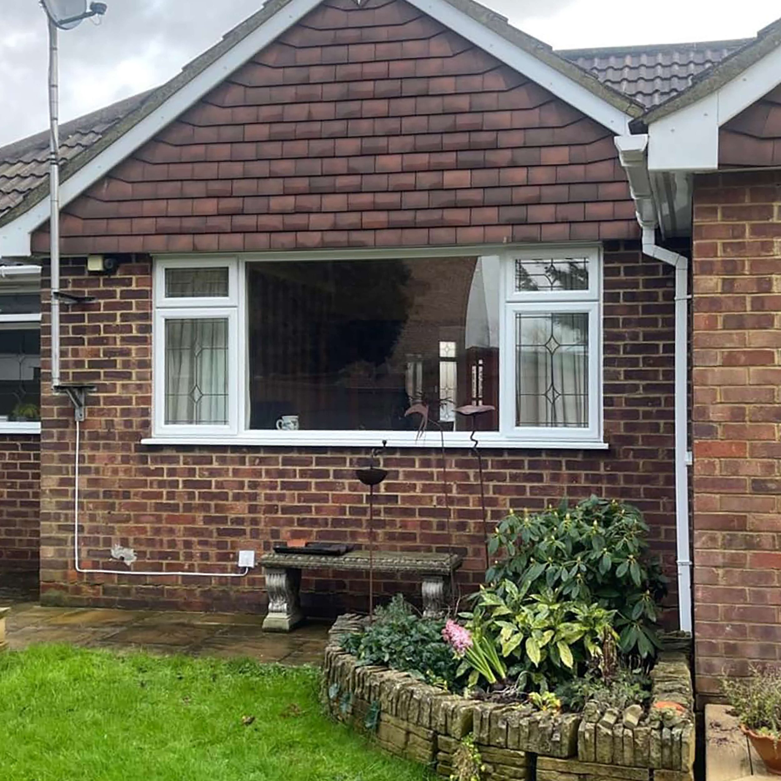 We’ve given this lovely suburban bungalow a bright new lease on life! 🌿 A wide rear lounge window has made way for a stunning, energy-efficient French door set—complete with symmetrical ‘flag’ side windows that let the light pour in, while still lea