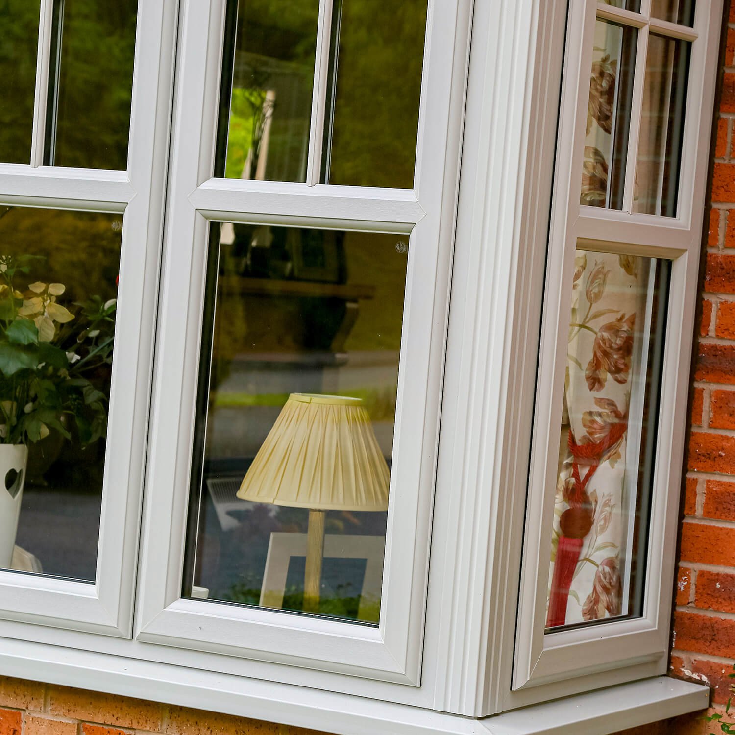 jub-pvcu-sculptured-sash-square-bay-equal-sightline.jpg