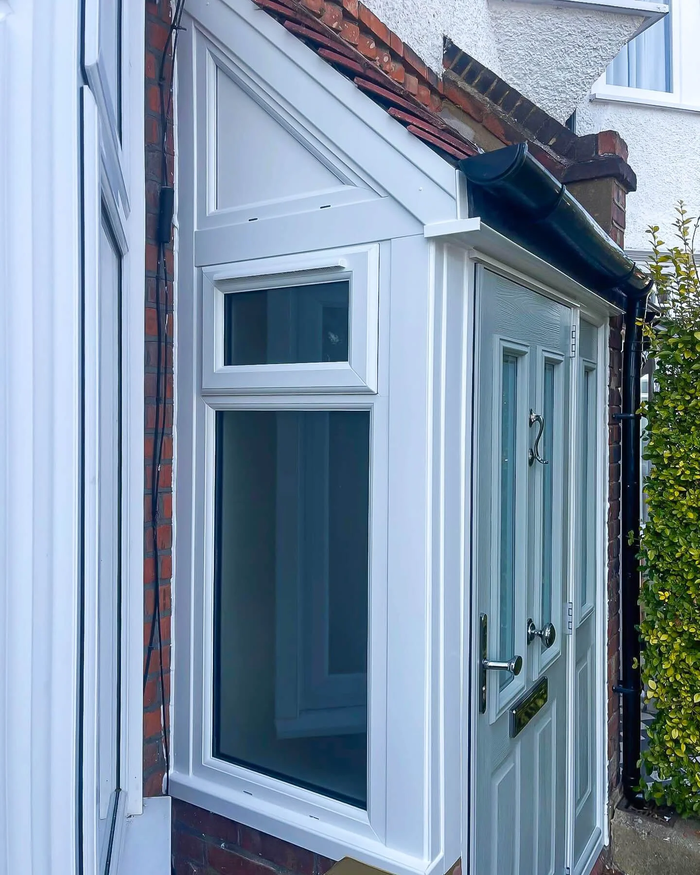 New PVCu side window for ventilation