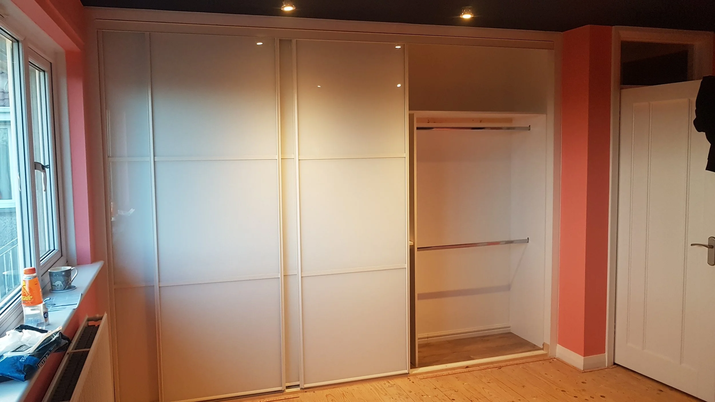 sliderobe inside.jpg