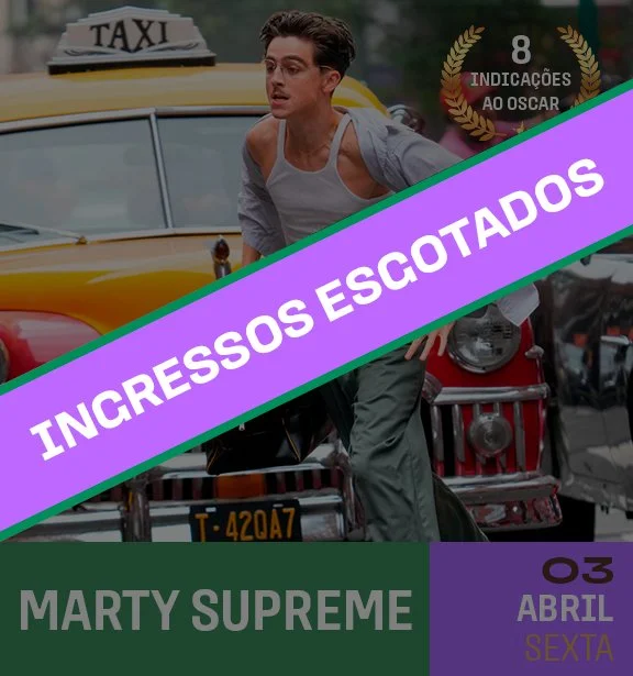 Imagem de um pôster de filme com um rapaz ao lado de uma motocicleta, faixa roxa com texto em português "INGRESSOS ESCONDIDOS", detalhes do filme "MARTY SUPREME", data 03 de abril, sexta-feira, indicação de 8 prêmios no Oscar.