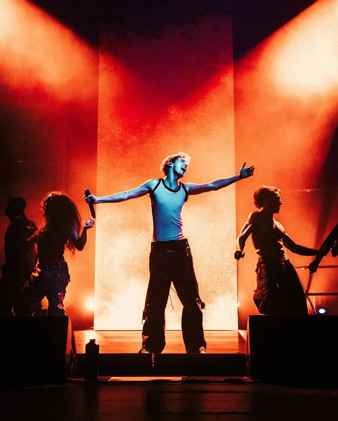 TROYE SIVAN - UK & EU Tour 2024 | Lighting Direction
[project:troye-sivan]
[url:/project-troye-sivan]