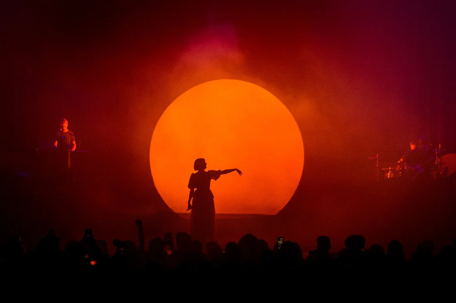 AURORA - UK Tour 2022 | Lighting Direction
[project:aurora]
[url:/project-aurora]