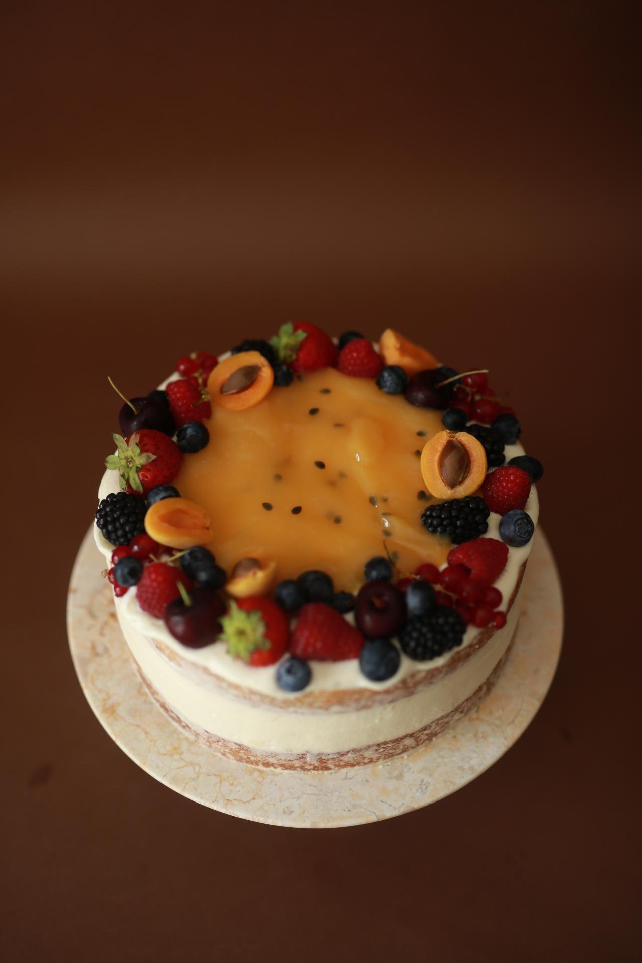 birthday-covered-cake-dilekerei-berlin.jpg