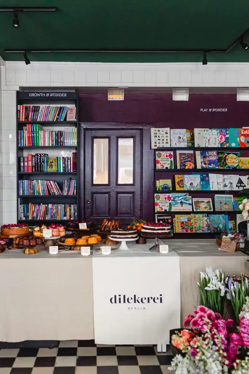 popup-dilekerei-bookshop-cakes-cupcakes.webp