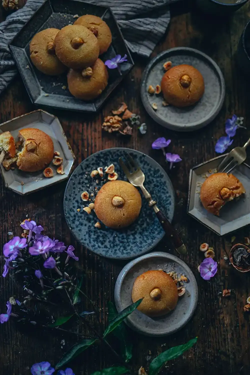 dilekerei-Şekerpare-turkish-dessert-table.webp