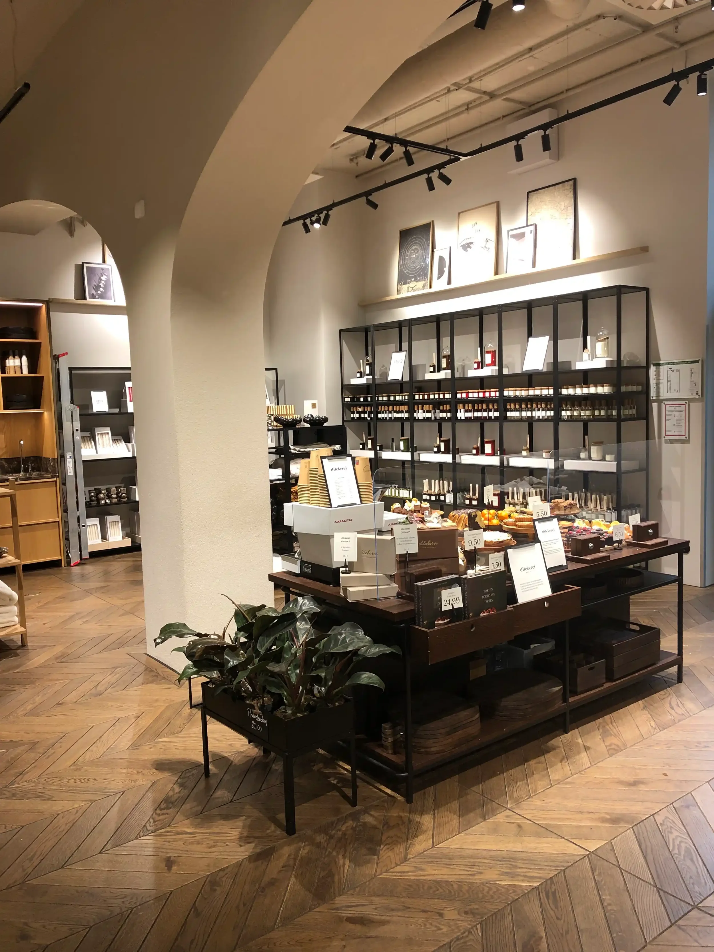 interior of the space for pop up event cake sale in Berlin dilekerei