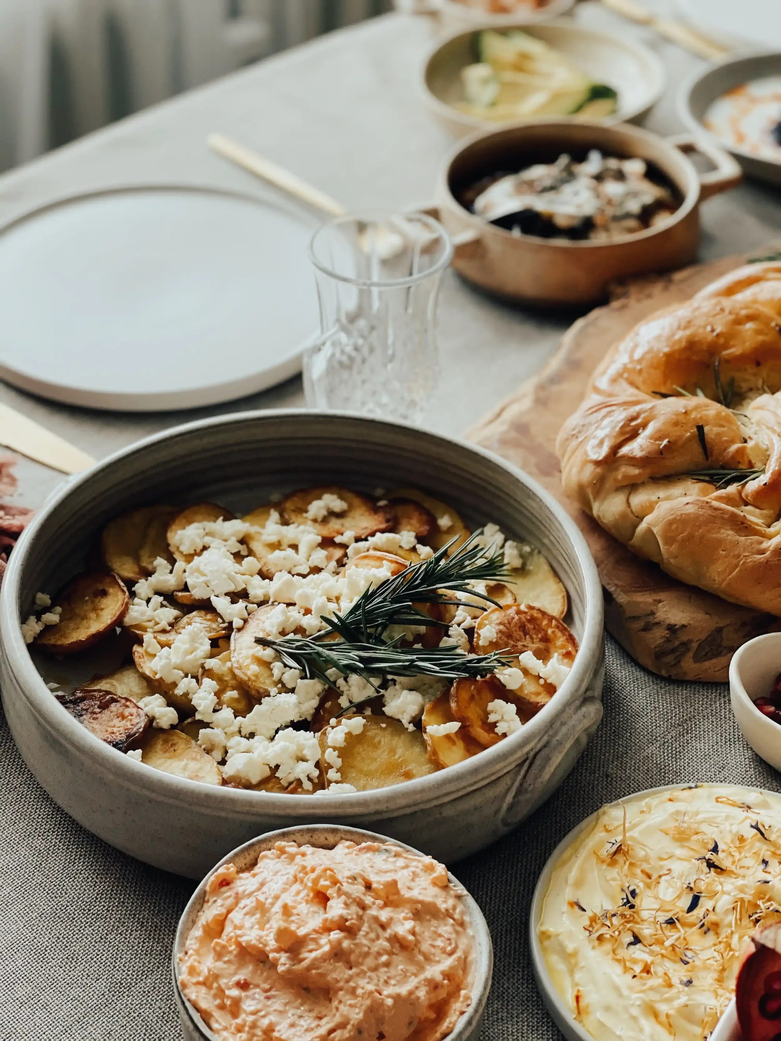 dilekerei-ischta-challah-bread-feta-cheese.webp